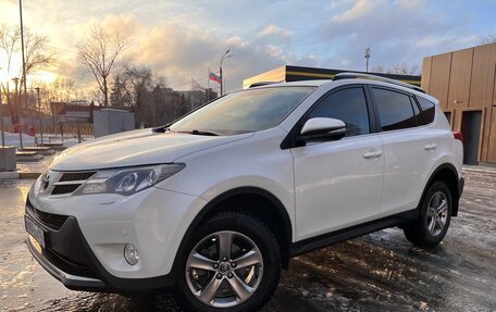 Toyota RAV4, 2015 год, 2 285 000 рублей, 5 фотография