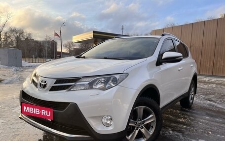 Toyota RAV4, 2015 год, 2 285 000 рублей, 4 фотография