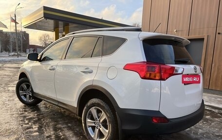 Toyota RAV4, 2015 год, 2 285 000 рублей, 14 фотография