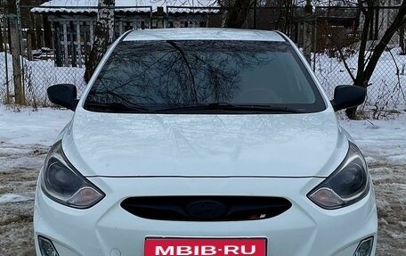 Hyundai Solaris II рестайлинг, 2012 год, 875 000 рублей, 1 фотография