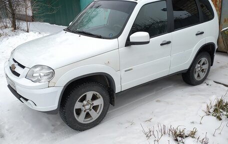 Chevrolet Niva I рестайлинг, 2015 год, 750 000 рублей, 3 фотография