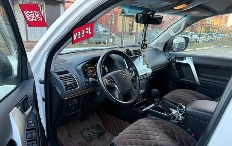 Toyota Land Cruiser Prado 150 рестайлинг 2, 2022 год, 8 500 000 рублей, 7 фотография