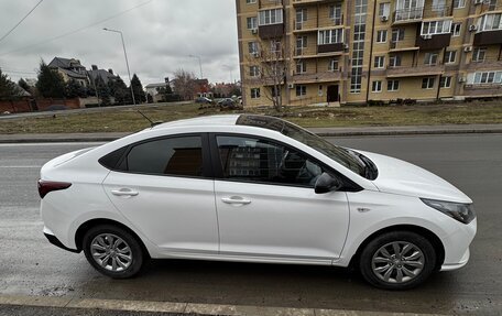 Hyundai Solaris II рестайлинг, 2021 год, 1 840 000 рублей, 5 фотография