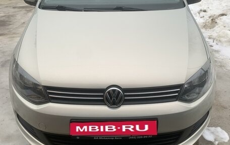 Volkswagen Polo VI (EU Market), 2013 год, 870 000 рублей, 1 фотография