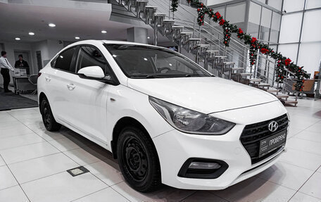 Hyundai Solaris II рестайлинг, 2018 год, 950 000 рублей, 3 фотография