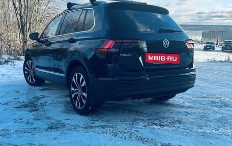 Volkswagen Tiguan II, 2019 год, 2 796 000 рублей, 4 фотография