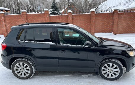 Volkswagen Tiguan I, 2010 год, 999 000 рублей, 2 фотография