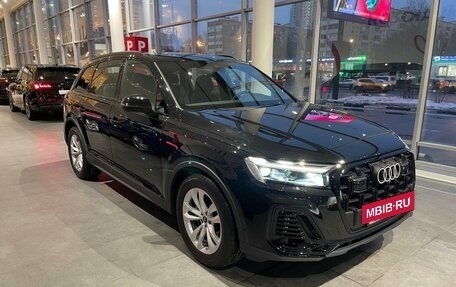 Audi Q7, 2024 год, 13 000 000 рублей, 3 фотография