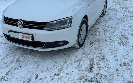 Volkswagen Jetta VI, 2013 год, 930 000 рублей, 1 фотография