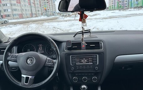 Volkswagen Jetta VI, 2013 год, 930 000 рублей, 4 фотография