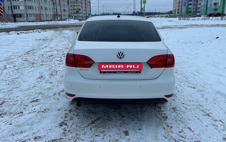 Volkswagen Jetta VI, 2013 год, 930 000 рублей, 2 фотография