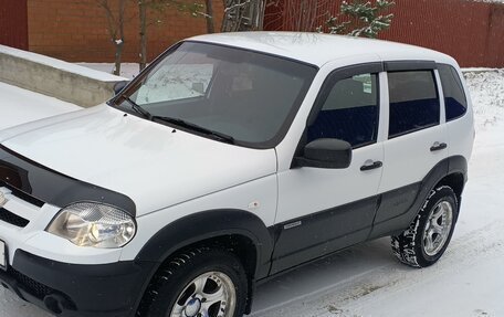 Chevrolet Niva I рестайлинг, 2018 год, 660 000 рублей, 10 фотография