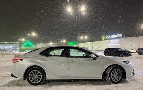 Toyota Camry, 2021 год, 2 350 000 рублей, 5 фотография