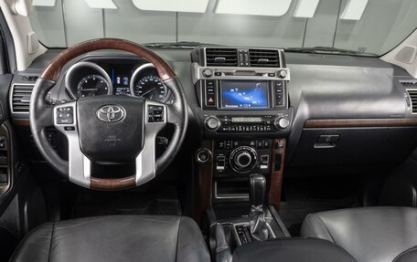 Toyota Land Cruiser Prado 150 рестайлинг 2, 2014 год, 3 499 000 рублей, 6 фотография