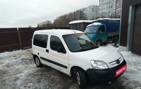 Peugeot Partner II рестайлинг 2, 2011 год, 360 000 рублей, 2 фотография