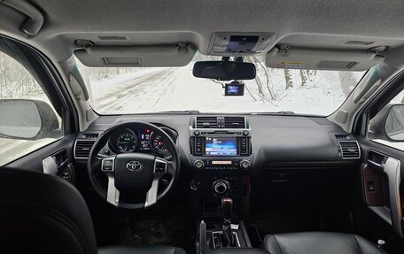 Toyota Land Cruiser Prado 150 рестайлинг 2, 2015 год, 4 200 000 рублей, 13 фотография