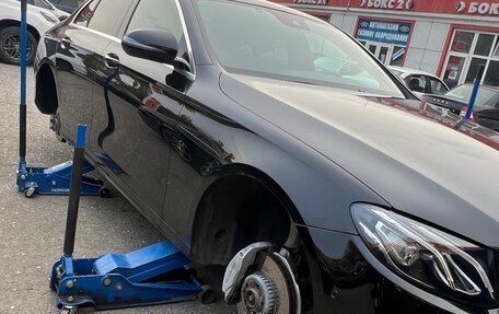 Mercedes-Benz E-Класс, 2017 год, 3 690 000 рублей, 29 фотография