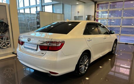 Toyota Camry, 2017 год, 2 450 000 рублей, 4 фотография