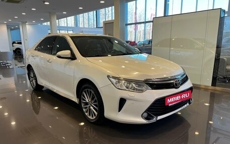 Toyota Camry, 2017 год, 2 450 000 рублей, 3 фотография