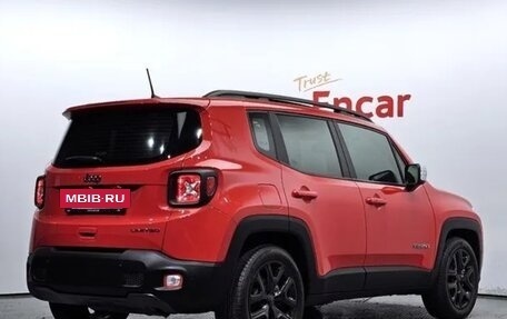 Jeep Renegade I рестайлинг, 2022 год, 2 200 000 рублей, 2 фотография