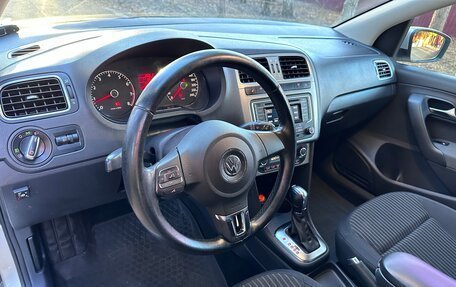 Volkswagen Polo VI (EU Market), 2012 год, 970 000 рублей, 22 фотография