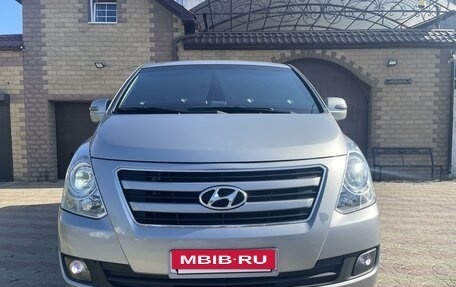 Hyundai Grand Starex Grand Starex I рестайлинг 2, 2012 год, 2 600 000 рублей, 5 фотография