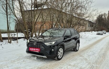 Toyota RAV4, 2021 год, 3 750 000 рублей, 2 фотография