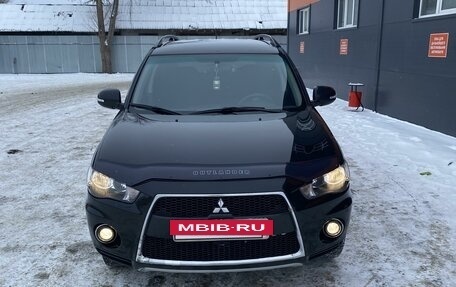 Mitsubishi Outlander III рестайлинг 3, 2010 год, 1 250 000 рублей, 3 фотография