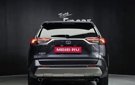 Toyota RAV4, 2022 год, 3 650 000 рублей, 3 фотография