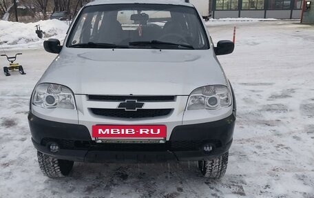 Chevrolet Niva I рестайлинг, 2011 год, 620 000 рублей, 3 фотография