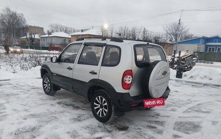 Chevrolet Niva I рестайлинг, 2011 год, 620 000 рублей, 6 фотография