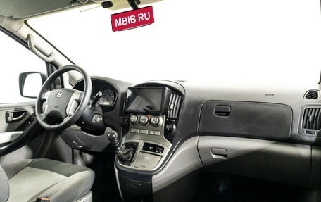 Hyundai H-1 II рестайлинг, 2012 год, 1 690 000 рублей, 9 фотография