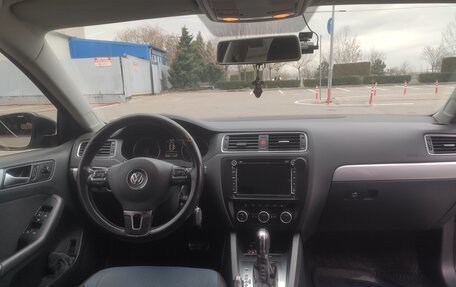 Volkswagen Jetta VI, 2013 год, 1 050 000 рублей, 9 фотография