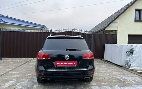 Volkswagen Touareg III, 2011 год, 2 107 000 рублей, 4 фотография