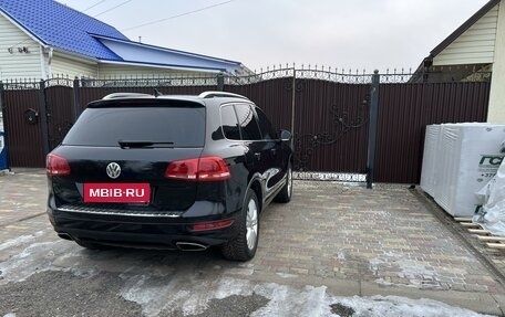 Volkswagen Touareg III, 2011 год, 2 107 000 рублей, 3 фотография