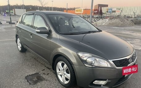 KIA cee'd I рестайлинг, 2010 год, 920 000 рублей, 2 фотография