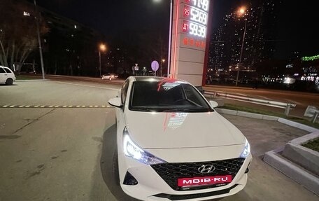 Hyundai Solaris II рестайлинг, 2021 год, 2 200 000 рублей, 4 фотография