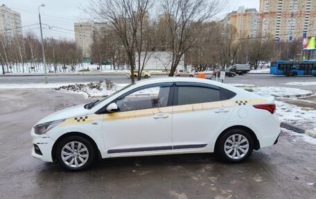 Hyundai Solaris II рестайлинг, 2017 год, 900 000 рублей, 5 фотография