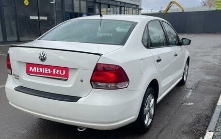 Volkswagen Polo VI (EU Market), 2011 год, 900 000 рублей, 2 фотография