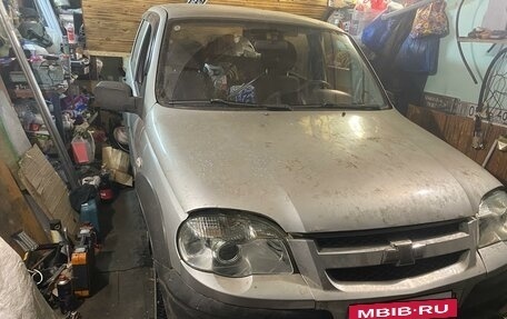 Chevrolet Niva I рестайлинг, 2011 год, 600 000 рублей, 3 фотография