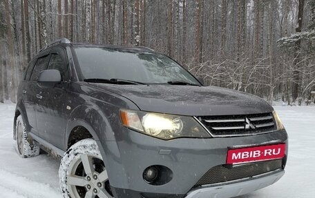 Mitsubishi Outlander III рестайлинг 3, 2008 год, 1 300 000 рублей, 2 фотография