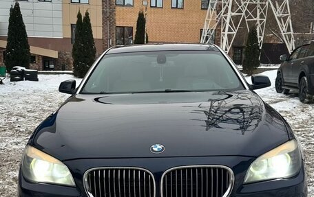 BMW 7 серия, 2011 год, 2 фотография