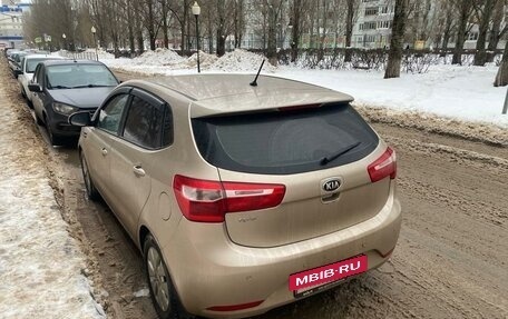 KIA Rio III рестайлинг, 2013 год, 900 000 рублей, 4 фотография