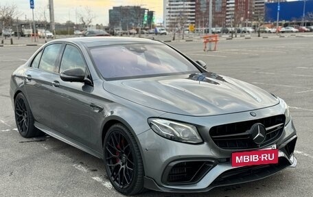 Mercedes-Benz E-Класс AMG, 2018 год, 7 500 000 рублей, 4 фотография