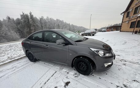 Hyundai Solaris II рестайлинг, 2015 год, 970 000 рублей, 2 фотография