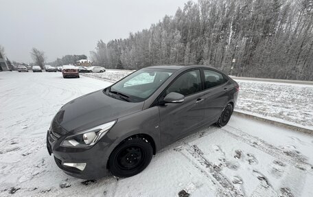 Hyundai Solaris II рестайлинг, 2015 год, 970 000 рублей, 3 фотография