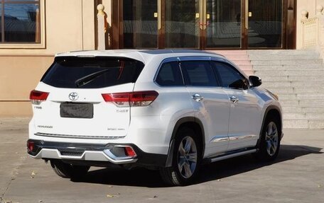 Toyota Highlander III, 2021 год, 3 522 000 рублей, 4 фотография