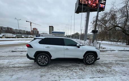 Toyota RAV4, 2022 год, 3 900 000 рублей, 3 фотография