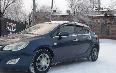 Opel Astra J, 2011 год, 700 000 рублей, 4 фотография