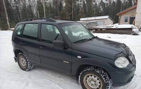 Chevrolet Niva I рестайлинг, 2016 год, 570 000 рублей, 15 фотография